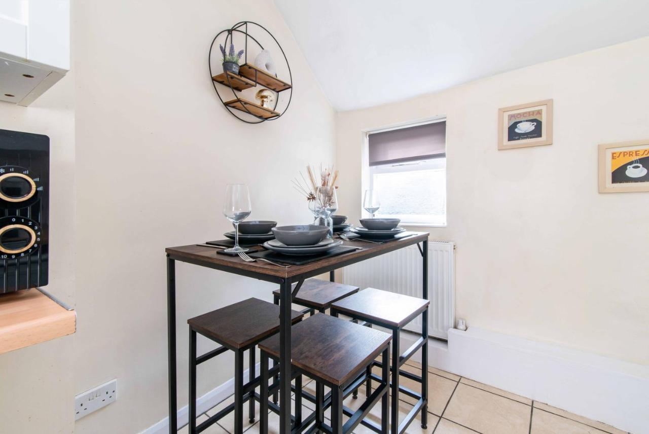 Characterful 2 Bedroom Apartment - Central Location Castle Donington Extérieur photo